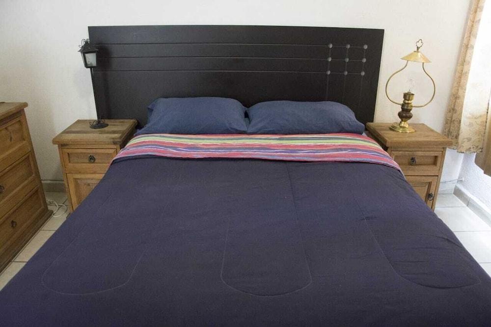 Alice House - Adults Only