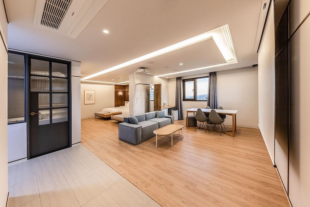 Brown-Dot Hotel Ulsan-Sincheon