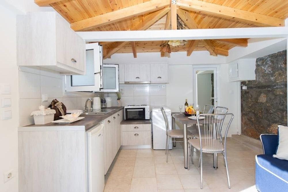 New Hope Studio with Pool near Beach