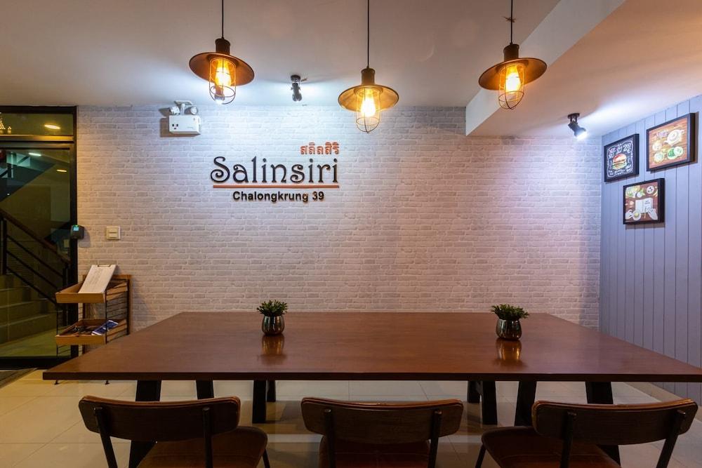 Salinsiri at Lat Krabang