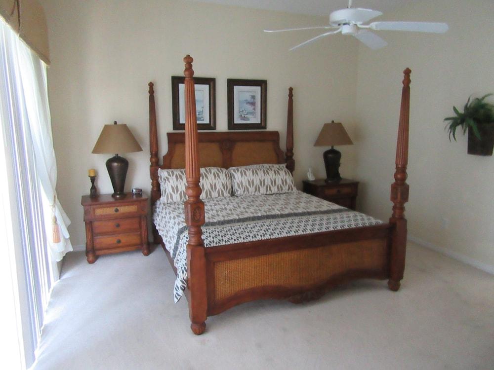 R1 Glenbrook 5 bed / 4 Bath