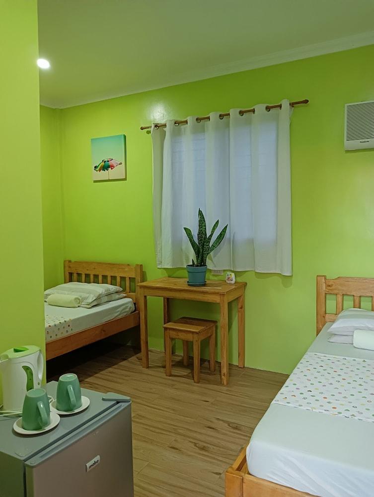 HM&B Backpackers Inn