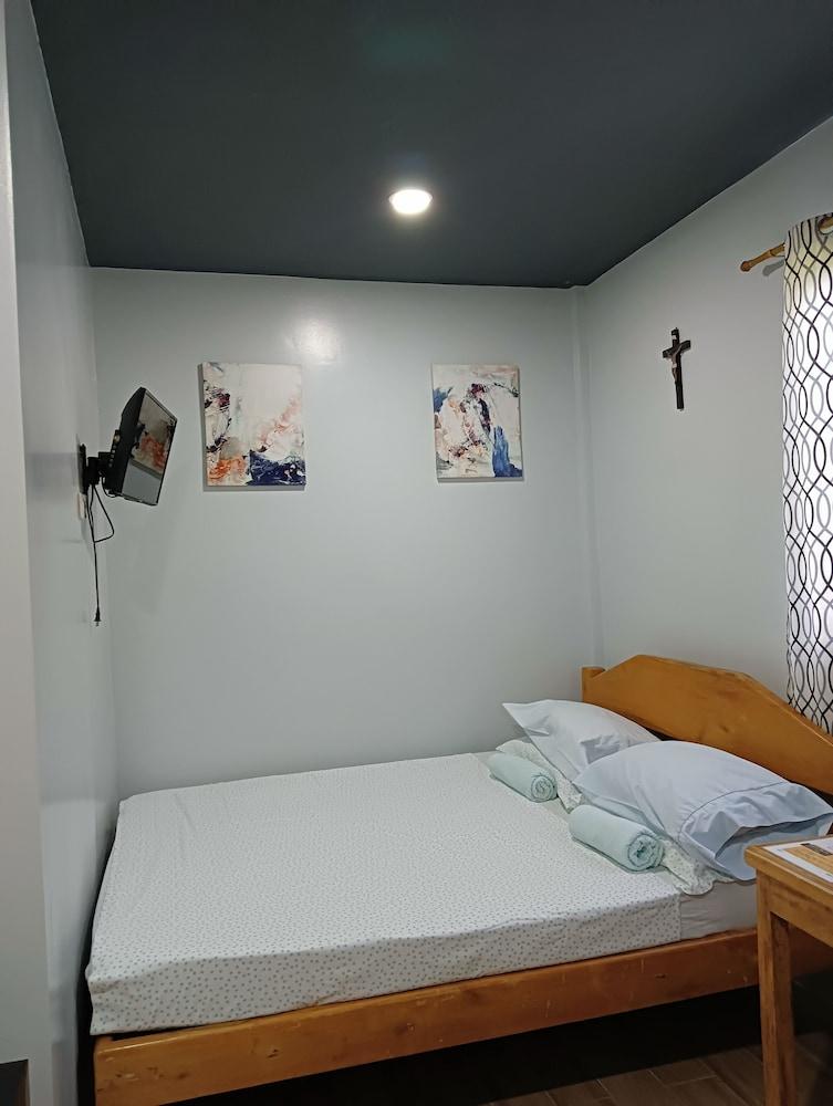 HM&B Backpackers Inn