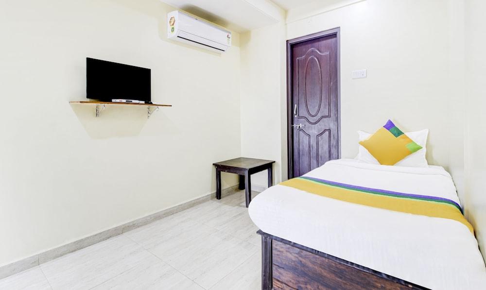 Itsy Hotels Aditya