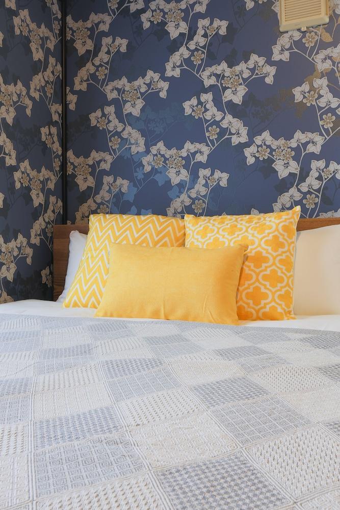 Grand Court Namba 206