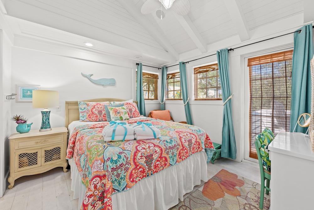 Quaint 2br/2.5ba Cottage Nestled Between 30A & Panama City Beach! Sleeps 6!