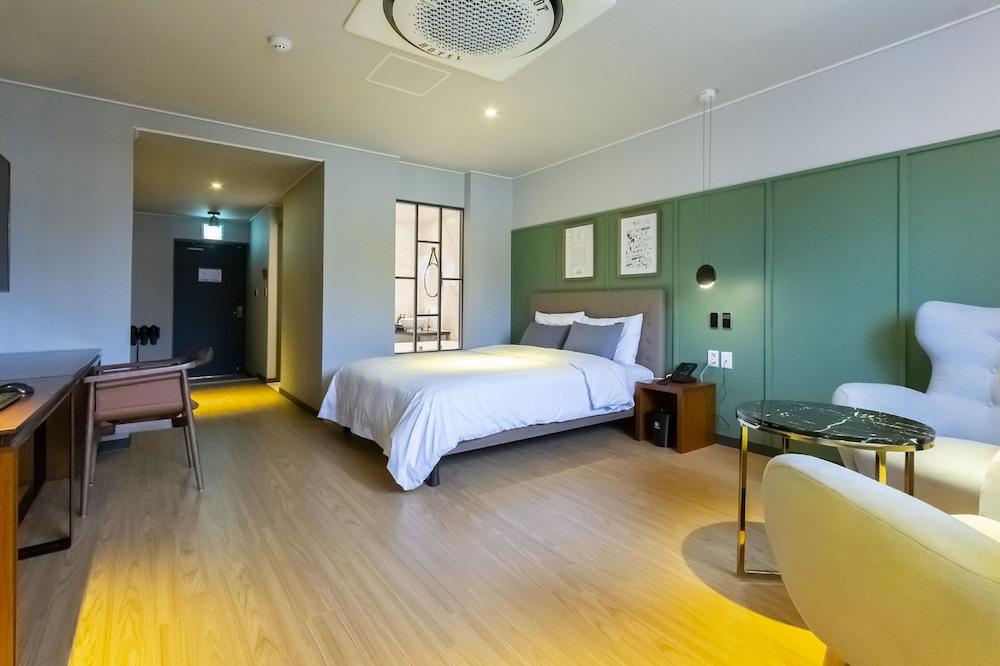 Brown-Dot Hotel Gyeongju