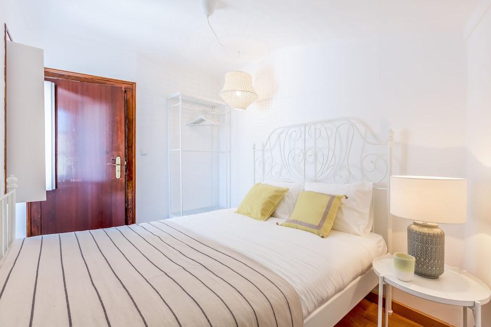 Light Filled Typical Apartment at Alfama, By TimeCooler