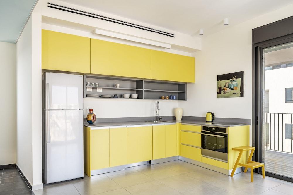 New Boutique Apt With Balcony&City View