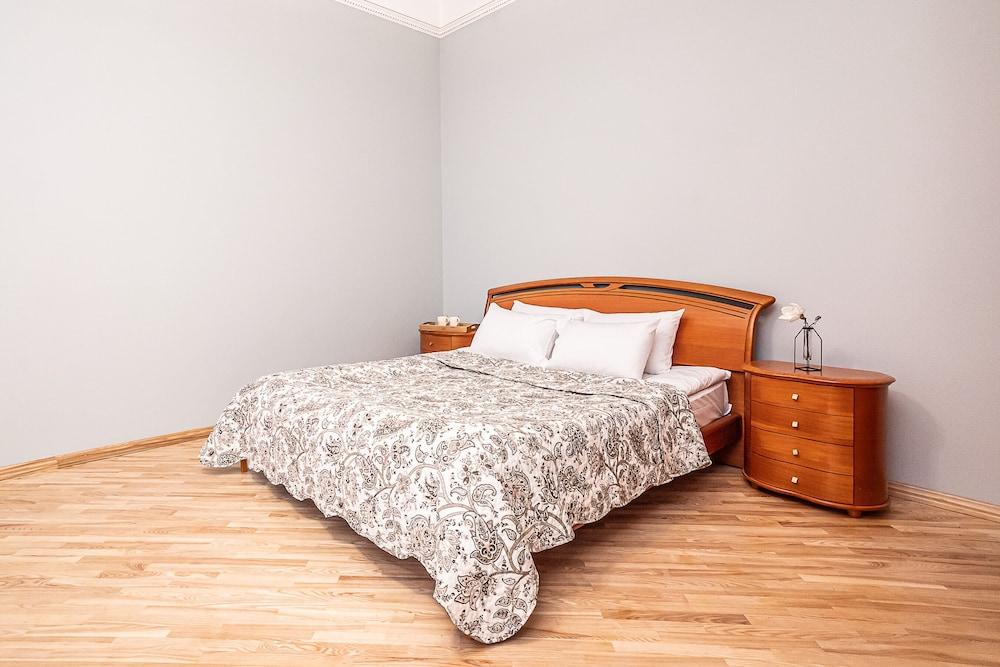 WINWINSTAY Art Nouveau Apartment