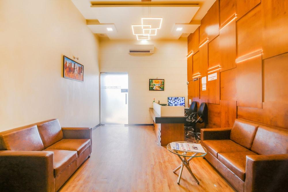 FabHotel Aditi Executive