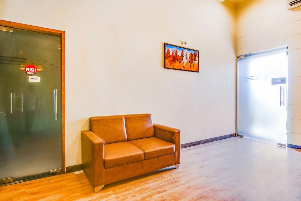 FabHotel Aditi Executive