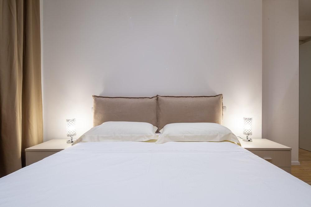 Bargello Modern by Mmega