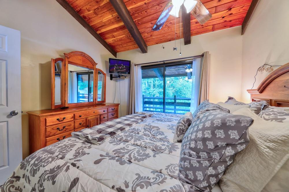 Relaxing Mountain Wynnes