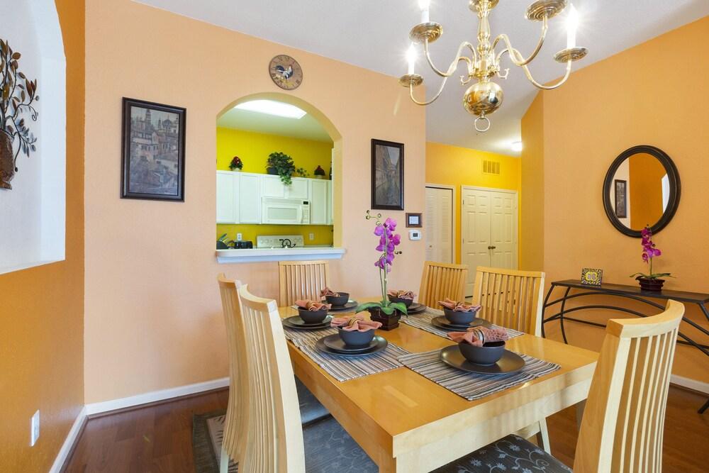 Summer Settings by VillaDirect