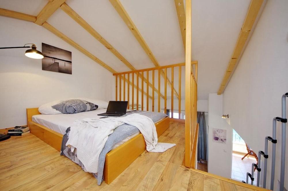 Bay House Rosohotnica