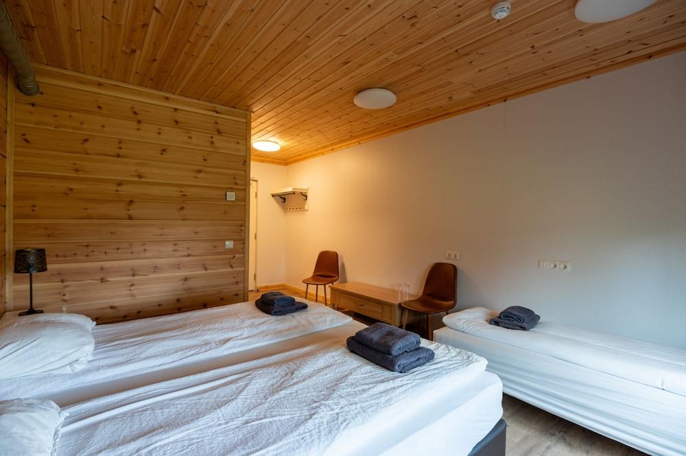 Glaðheimar Guesthouse