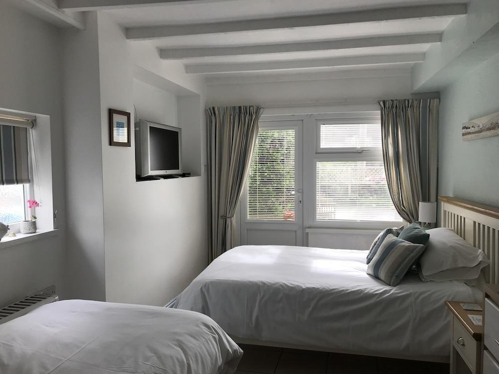 Cliff House Bed and Breakfast