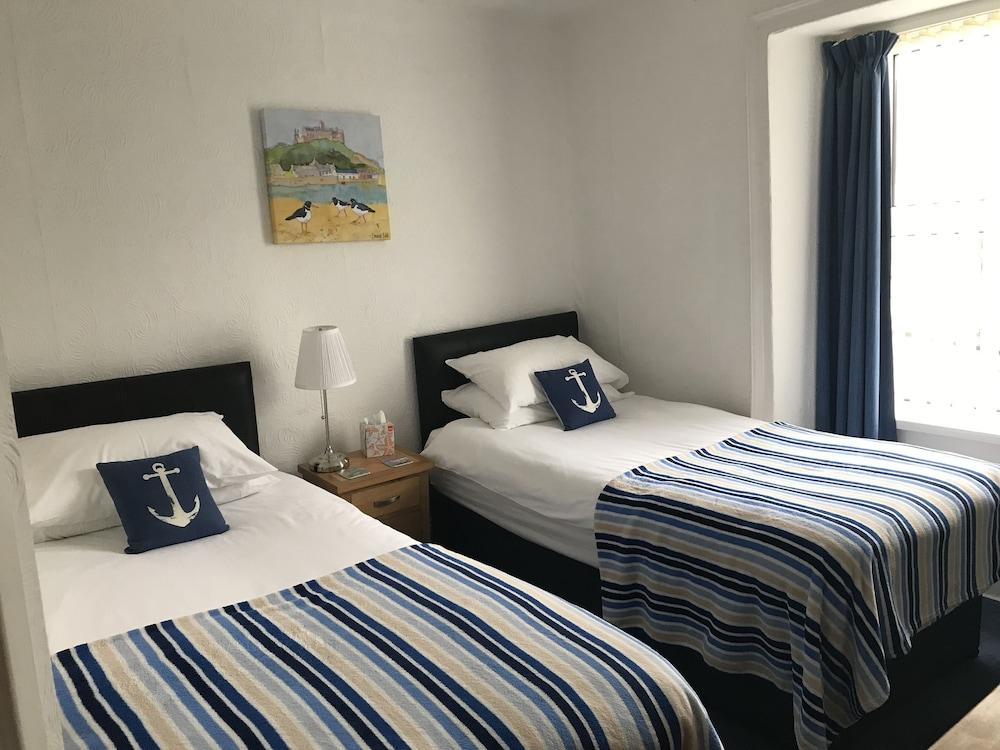 Cliff House Bed and Breakfast