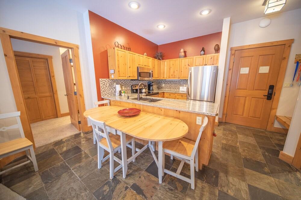 Expedition Station 8564