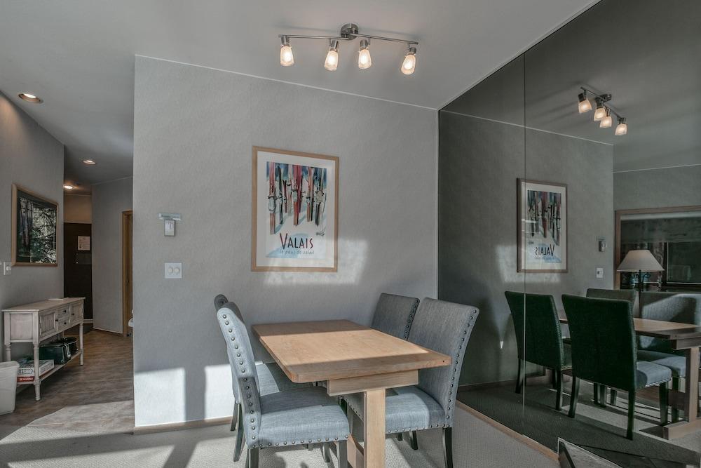 River Bank Lodge 2915