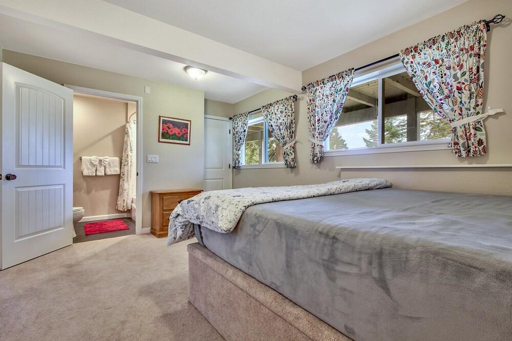 Mv3: Lake View Ski Bear Lodge