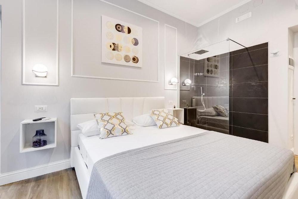 Opera Private Suites