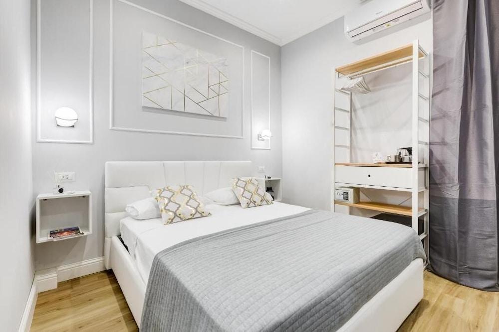 Opera Private Suites