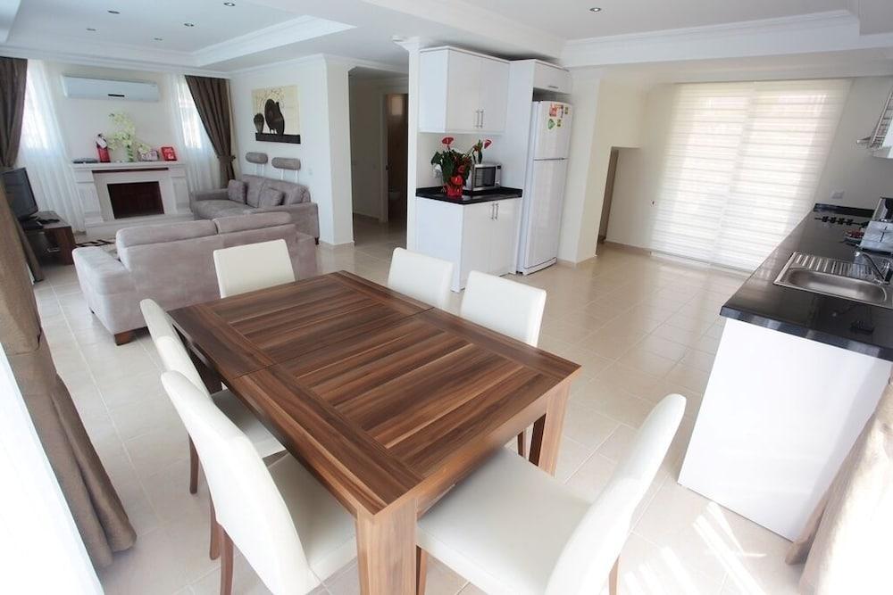 Golden Heights Villa 15