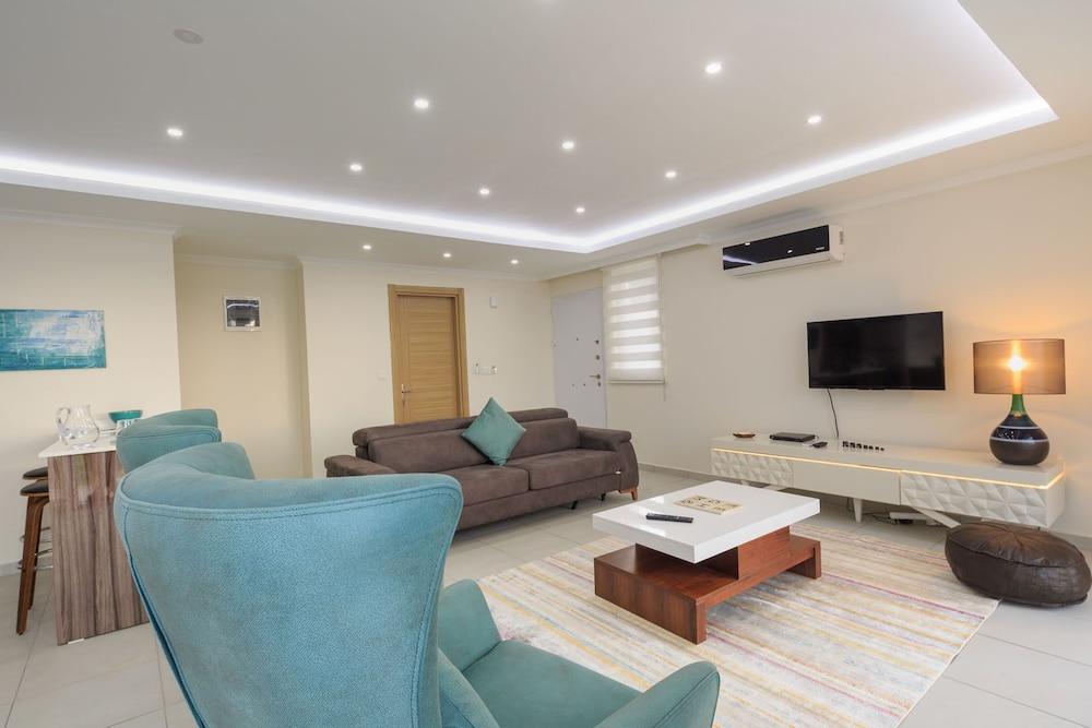 Orka World F1 Apartment