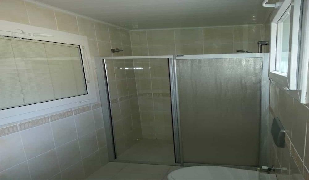 Center Point 3 Apart