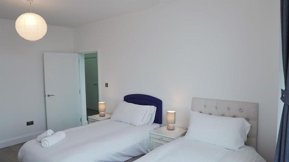 Sapphire House Apartments