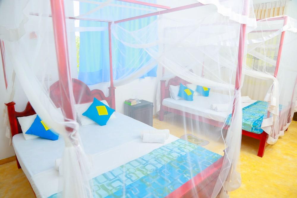 Rock Paradise Beach Cabana