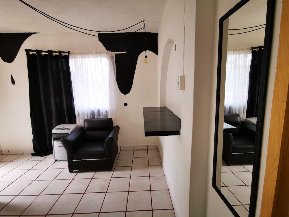 Vela Lounge & Hostel PV - Caters to Male