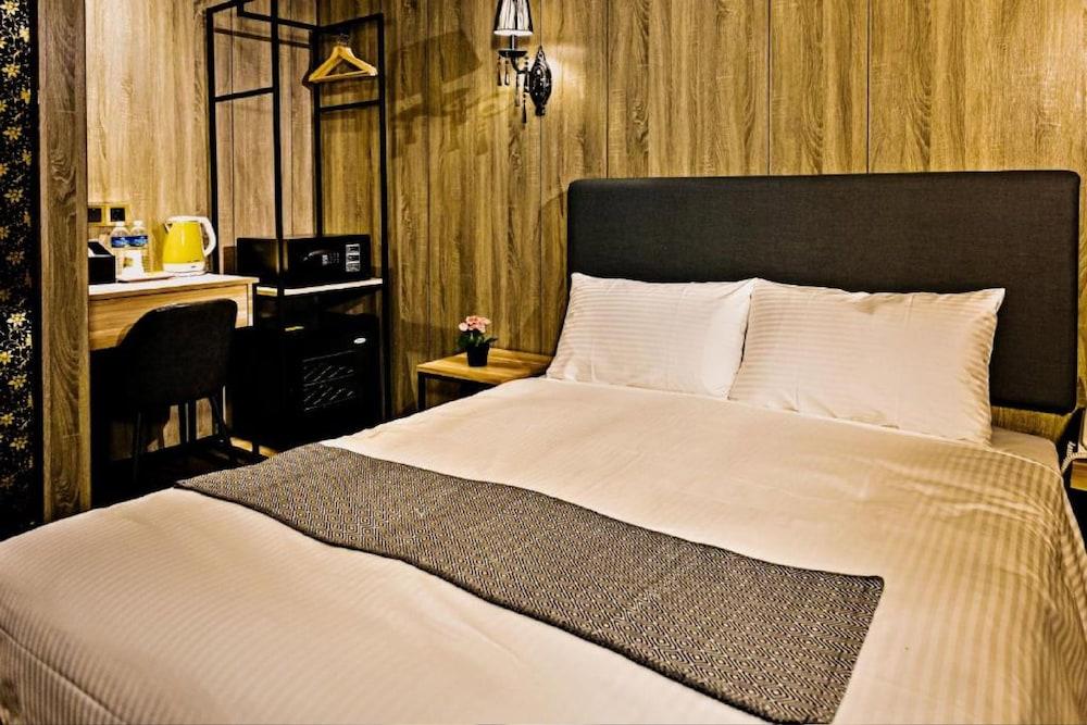 Taipei Heroes Square Hotel