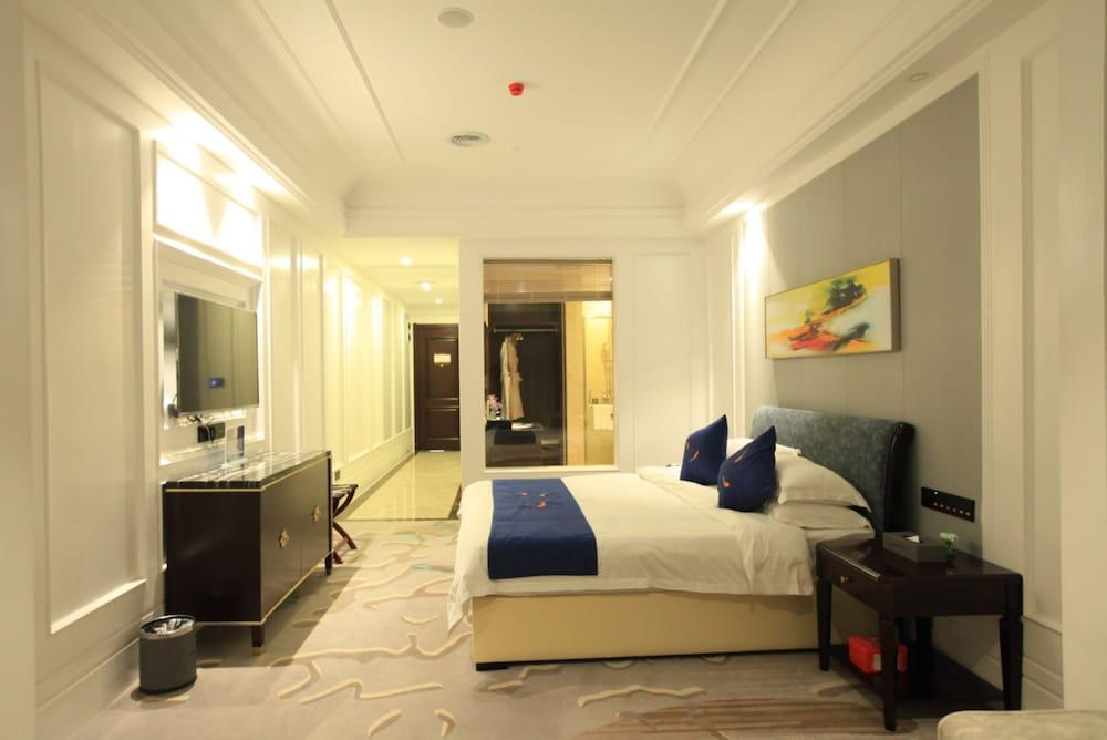 Liangchen Meijing Hotel