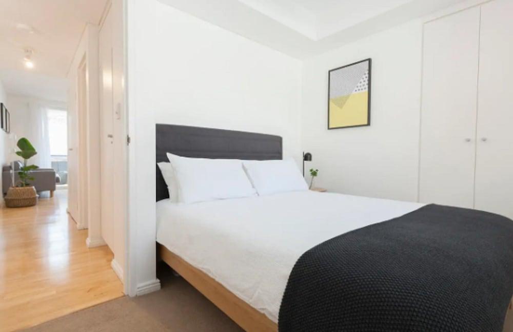 Deluxe Apartment with City Central View