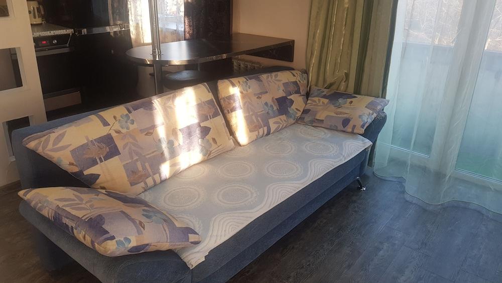 Kalinina St. 49 Vladdom25