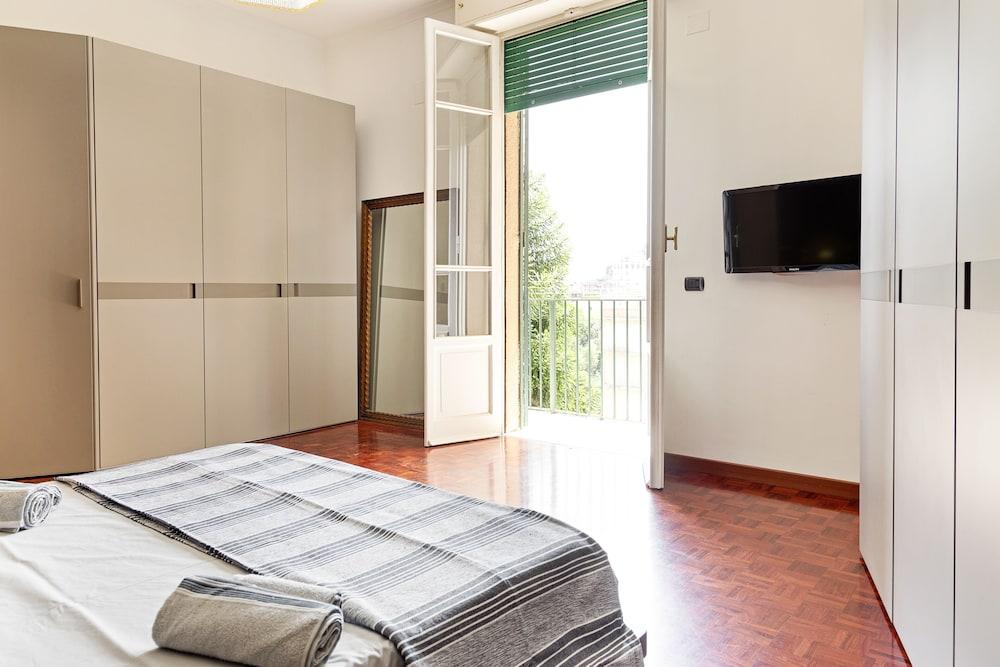 Salvator Rosa Metro Station Flat