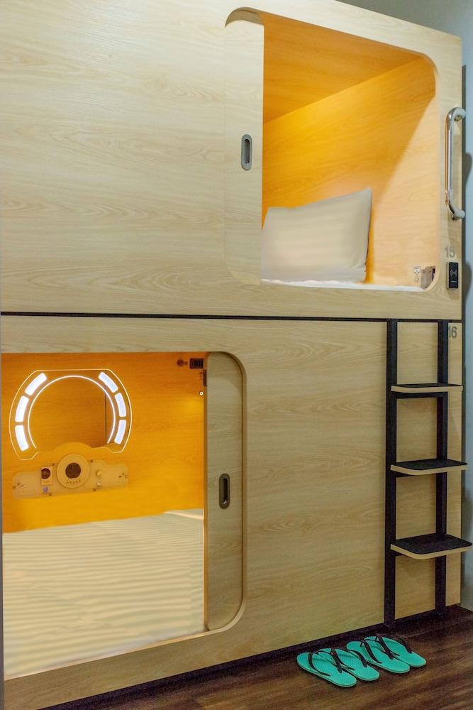 Luma Casa Capsule Hotel
