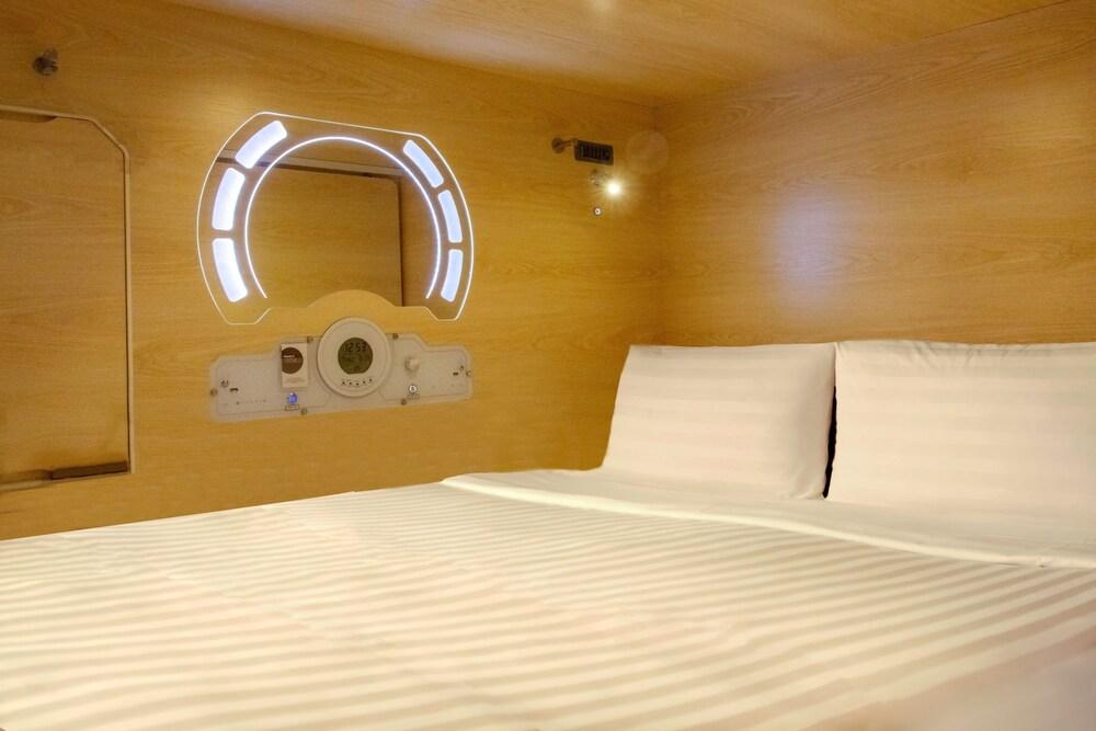 Luma Casa Capsule Hotel