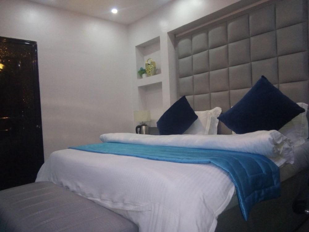 Kings & Queens Hotel