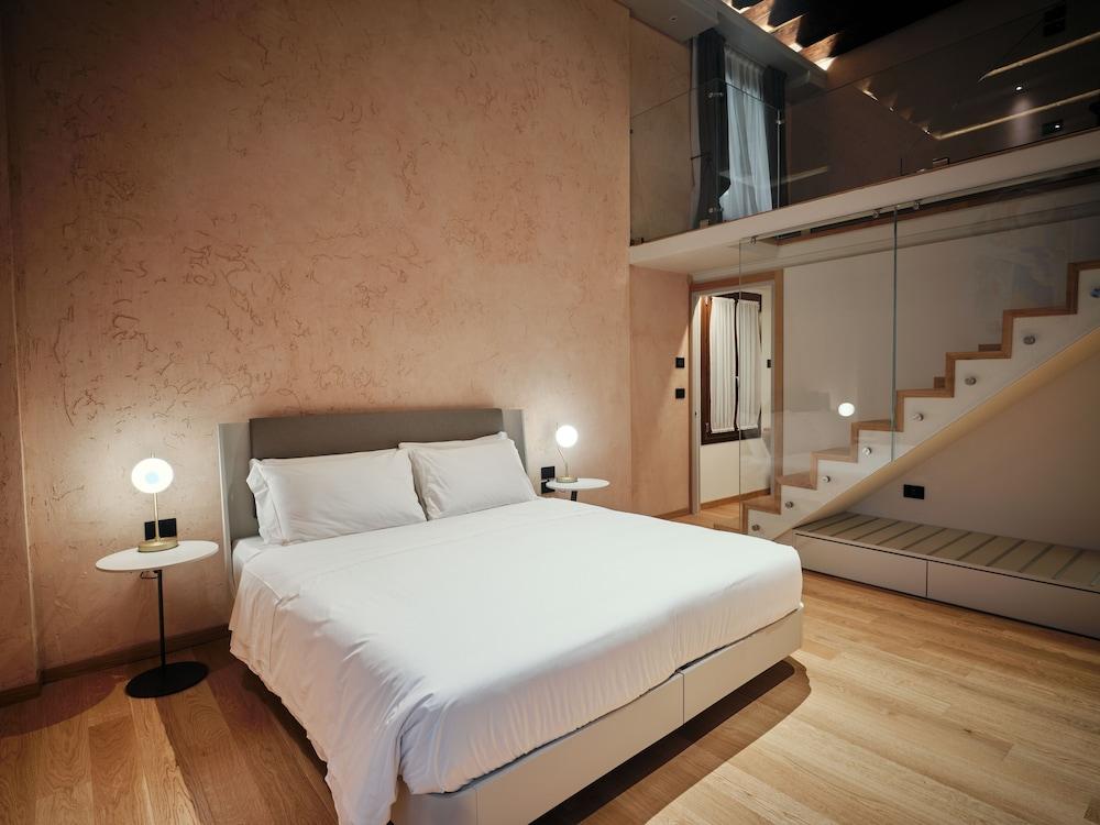 Ca' Dei Proverbi Suites - Wenice Deep Culture