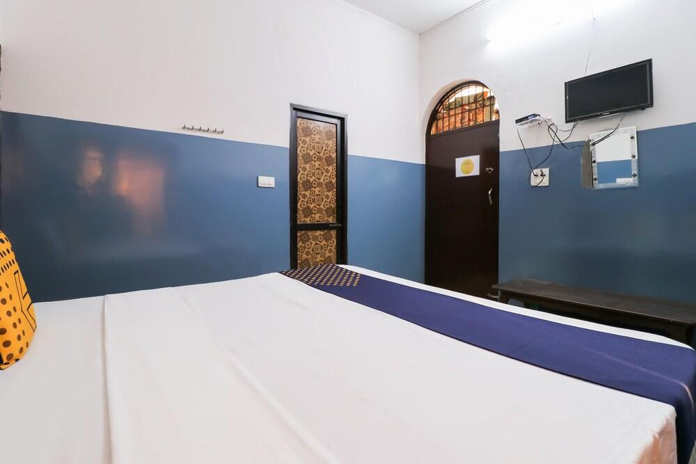 SPOT ON 61705 Hotel Rose Star