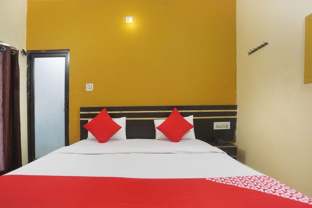 OYO 48884 Hotel Trishakti