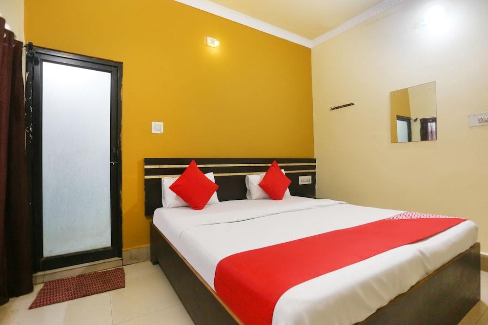 OYO 48884 Hotel Trishakti