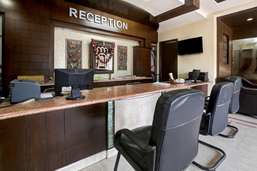 OYO 38662 Snt Comforts Lodge