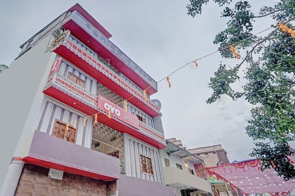 SPOT ON 49747 Bikram Stays