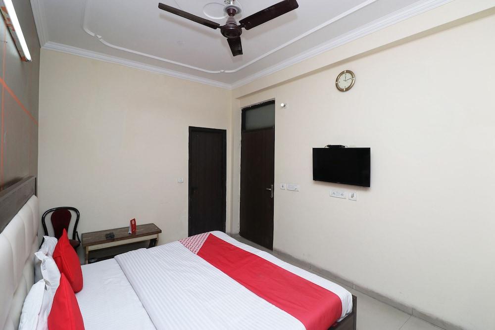 OYO 35663 Mayank Palace