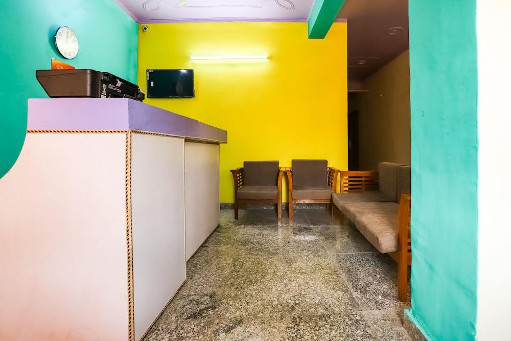 OYO 37728 Raghav Residency